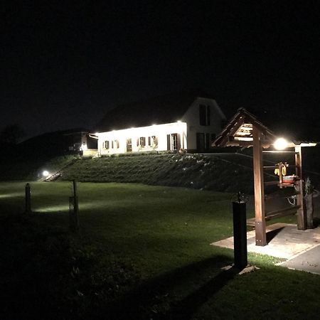 فيلا Storeفي Wooden Hut At Tourist Farm Artisek المظهر الخارجي الصورة