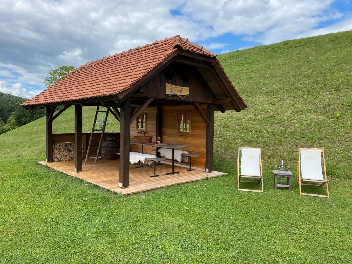 فيلا Storeفي Wooden Hut At Tourist Farm Artisek المظهر الخارجي الصورة