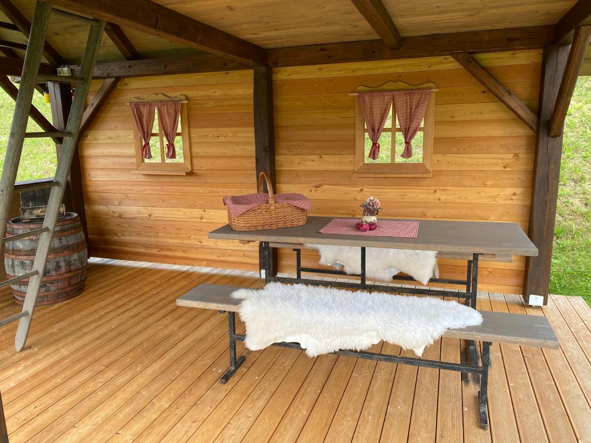 فيلا Storeفي Wooden Hut At Tourist Farm Artisek المظهر الخارجي الصورة