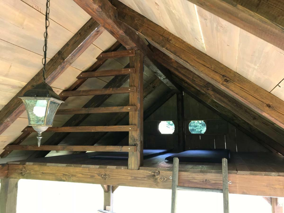 فيلا Storeفي Wooden Hut At Tourist Farm Artisek المظهر الخارجي الصورة
